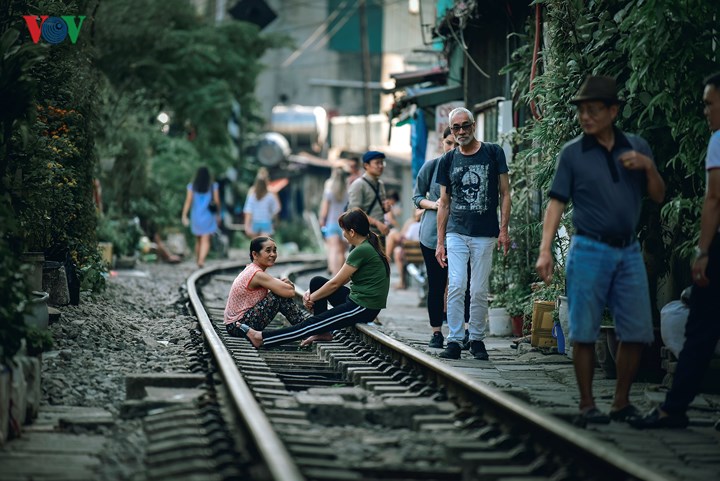 Những hình ảnh bình dị, thân thương trên phố phường Hà Nội