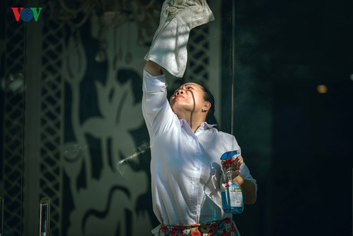 Những hình ảnh bình dị, thân thương trên phố phường Hà Nội