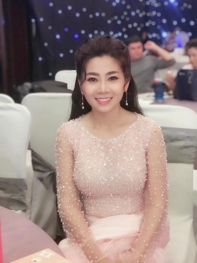 Mai Phương tươi tắn trở lại với công việc, nhưng hệ quả chịu đựng sau đó khiến fan vô cùng lo lắng