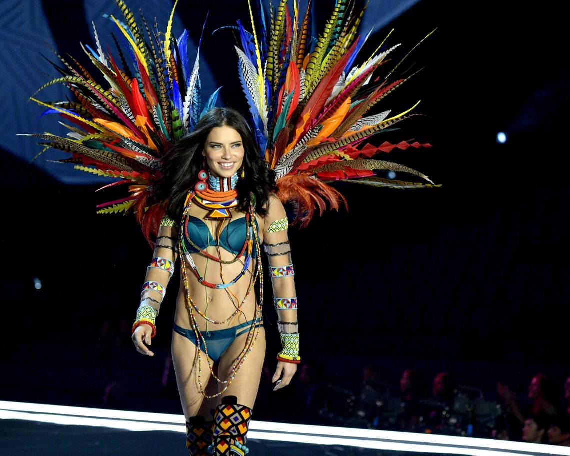 Mỏi mắt ngắm vẻ nóng bỏng của dàn mẫu chính thức tham gia Victorias Secret Fashion Show 2018