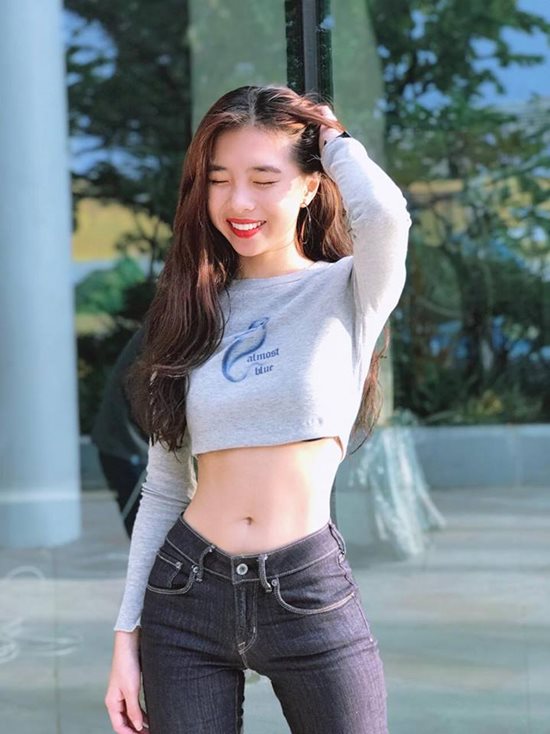 Hotgirl Sài thành có thân hình nóng bỏng tới mức bị đồn thổi không có thực