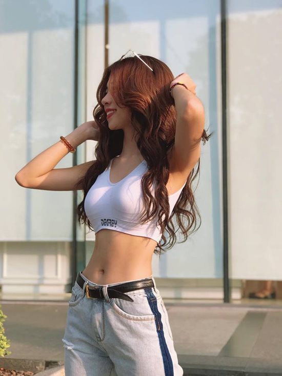 Hotgirl Sài thành có thân hình nóng bỏng tới mức bị đồn thổi không có thực Hotgirl Sài thành có thân hình nóng bỏng tới mức bị đồn thổi không có thực