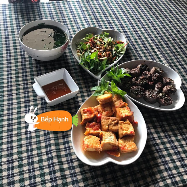 Mang không quá 200k đi chợ, mẹ trẻ 3 con khiến ai nấy sững sờ vì mâm cơm sang trọng, đẹp mắt như nhà hàng