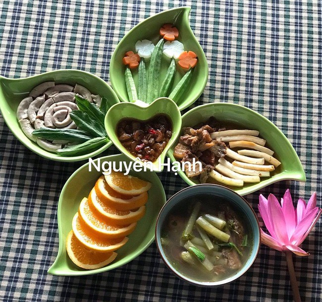 Mang không quá 200k đi chợ, mẹ trẻ 3 con khiến ai nấy sững sờ vì mâm cơm sang trọng, đẹp mắt như nhà hàng