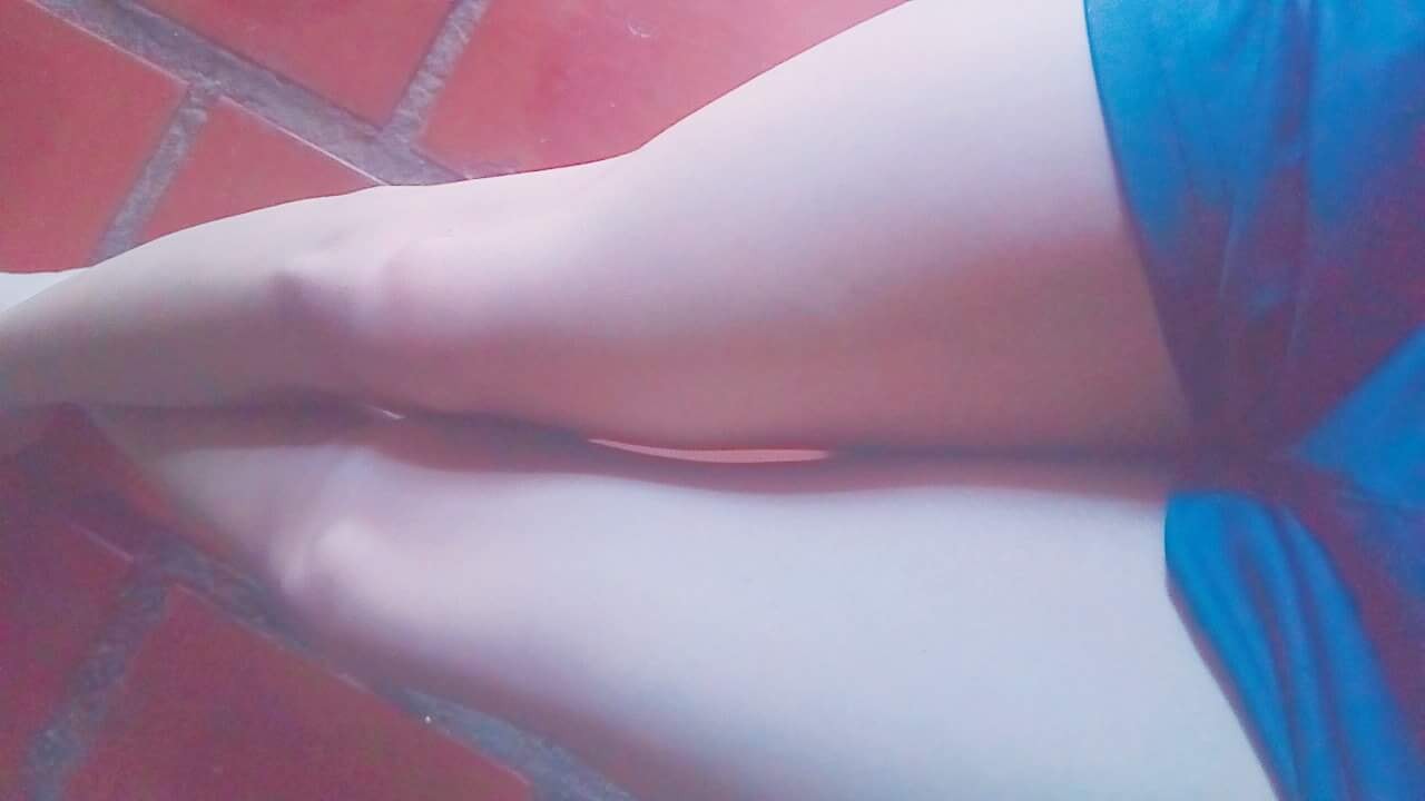 Loạt ảnh con trai chân láng mịn, không một cọng lông khiến con gái phát hờn vì ghen tị