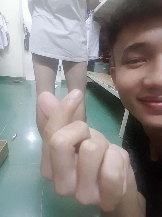 Loạt ảnh con trai chân láng mịn, không một cọng lông khiến con gái phát hờn vì ghen tị