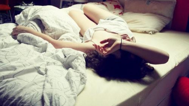 Bị người yêu chia tay vì ngủ với nhiều người để thỏa mãn sinh lý, cô gái vẫn trách người yêu quá lạnh lùng Bị người yêu chia tay vì ngủ với nhiều người để thỏa mãn sinh lý, cô gái vẫn trách người yêu quá lạnh lùng