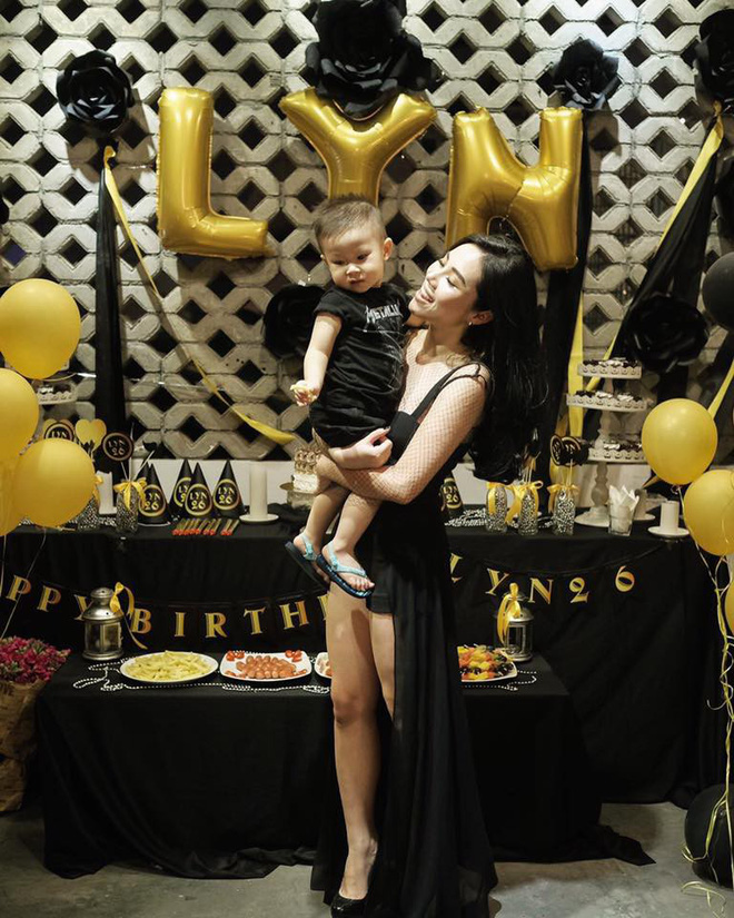 Hội bạn thân 10 năm rủ nhau diện bikini, khoe body nóng bỏng đốt cả Instagram Hội bạn thân 10 năm rủ nhau diện bikini, khoe body nóng bỏng đốt cả Instagram