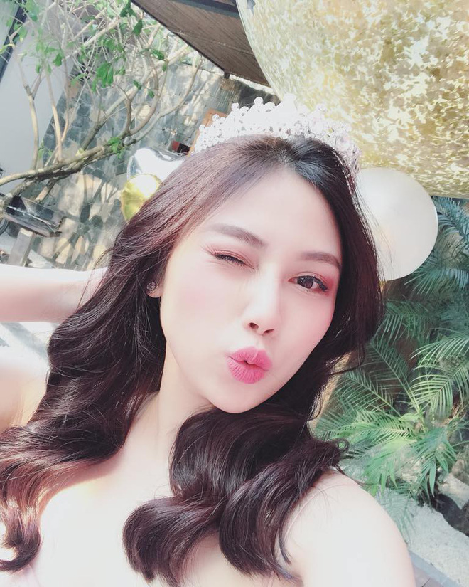 Hội bạn thân 10 năm rủ nhau diện bikini, khoe body nóng bỏng đốt cả Instagram Hội bạn thân 10 năm rủ nhau diện bikini, khoe body nóng bỏng đốt cả Instagram