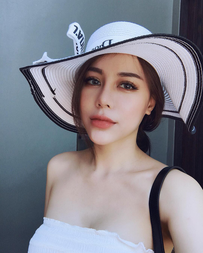 Hội bạn thân 10 năm rủ nhau diện bikini, khoe body nóng bỏng đốt cả Instagram Hội bạn thân 10 năm rủ nhau diện bikini, khoe body nóng bỏng đốt cả Instagram