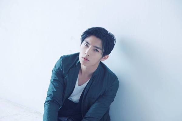 HOT: Viêm Á Luân thừa nhận đồng tính, tiết lộ bố mẹ từng sốc đến mức đòi cuốn dây điện tự tử