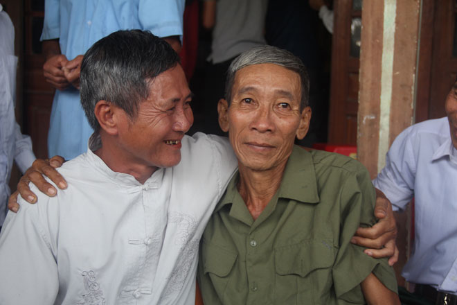 Liệt sĩ trở về sau 25 năm, bật khóc khi người thân đã mất