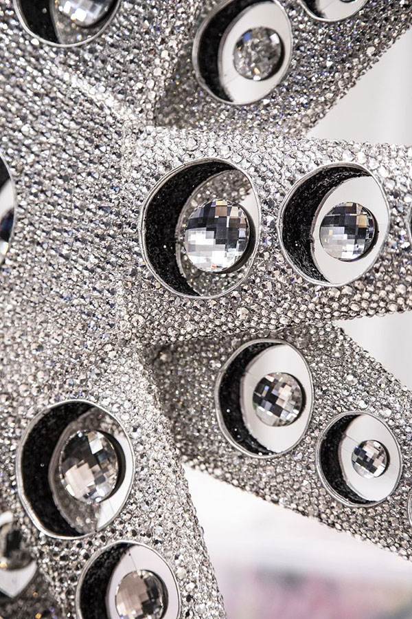 Lộ diện siêu phẩm thứ 2 của Victorias Secret Fashion Show 2018: thiết kế Swarovski với 125.000 viên pha lê