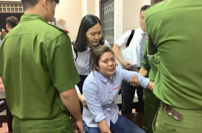 Trải lòng xót xa của vợ tài xế container đâm Innova lùi trên cao tốc