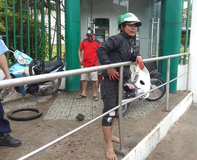 Bắt kẻ dùng ớt trét vào mắt người rút tiền tại cây ATM để cướp tài sản