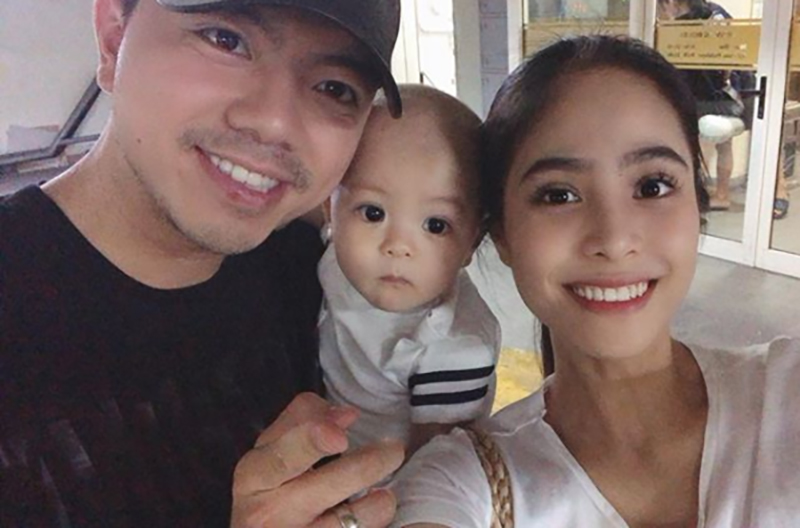 Ca nương Kiều Anh lại khiến dân tình ghen tỵ khi được ông xã quỳ gối giữa đường tặng xế hộp