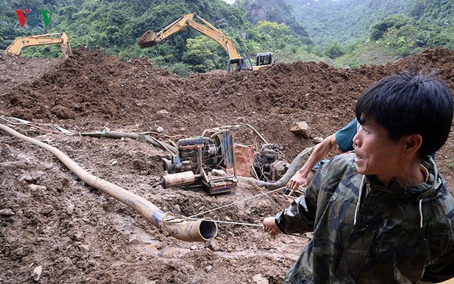 Sập mỏ vàng ở Hòa Bình: Hình ảnh cứu hộ ngày thứ 5 liên tiếp