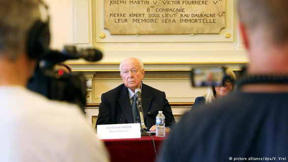 Tìm thấy 7 thi thể trong nhà sập, thị trưởng Marseille bị yêu cầu từ chức