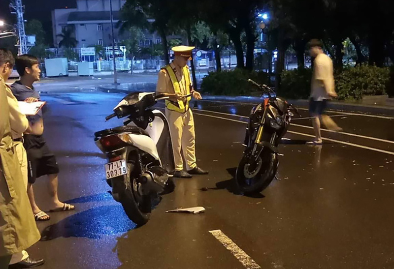 Công an truy tìm người phát tán clip CSGT té ngã khi làm việc với dân