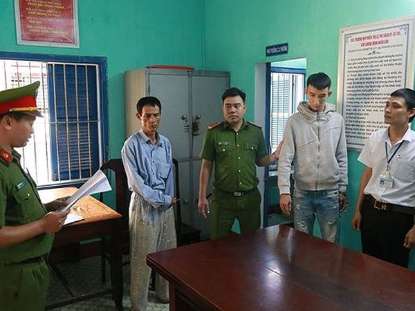 Hỗn chiến kinh hoàng trước cửa trường tiểu học, một người tử vong