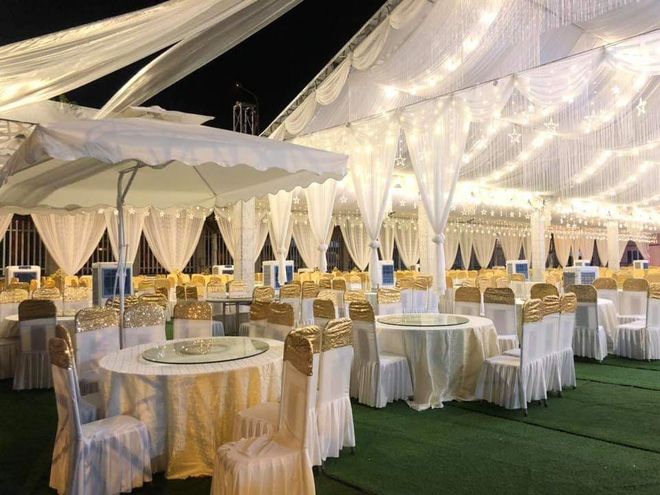 Xôn xao rạp cưới khủng được trang hoàng lộng lẫy trị giá hơn 800 triệu, dùng 100% hoa tươi ở Vĩnh Phúc