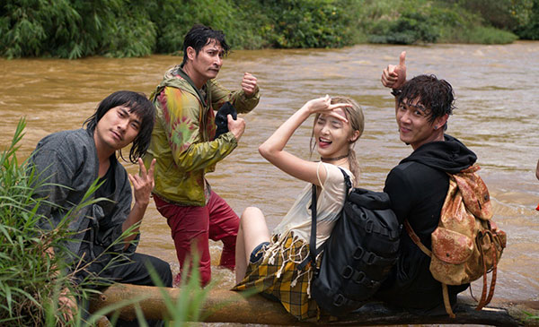 Lý Hải rục rịch khởi động Lật Mặt 4, hot girl người Thái Nene nhắn tìm đồng đội