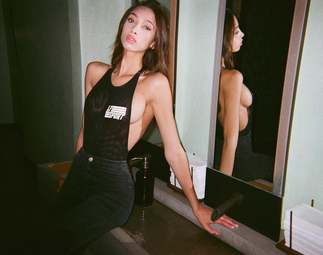 Vẻ đẹp bốc lửa của dàn mỹ nhân lần đầu được sải bước trong show nội y Victorias Secret