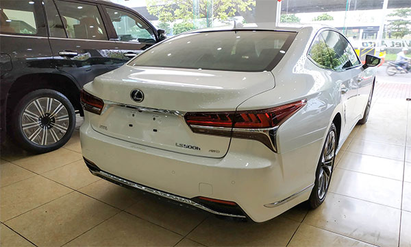 Lexus LS 500h bản 2019 đầu tiên về Việt Nam Lexus LS 500h bản 2019 đầu tiên về Việt Nam