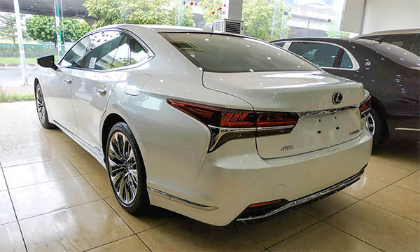Lexus LS 500h bản 2019 đầu tiên về Việt Nam Lexus LS 500h bản 2019 đầu tiên về Việt Nam