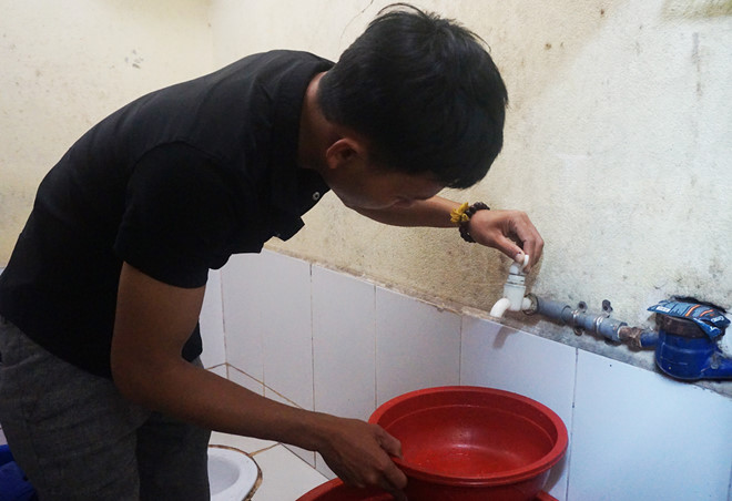 Người Đà Nẵng khổ vì thiếu nước sinh hoạt giữa mùa mưa