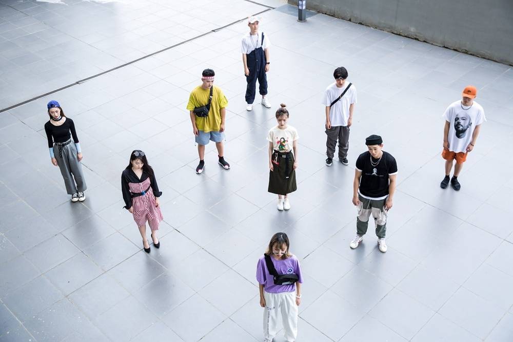 Không phải bìa tạp chí hay dàn mẫu tham dự Fashion Week đâu, đây là bộ ảnh kỷ yếu của lớp nhà người ta đó! Không phải bìa tạp chí hay dàn mẫu tham dự Fashion Week đâu, đây là bộ ảnh kỷ yếu của lớp nhà người ta đó!