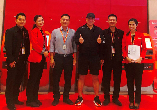 Đến TP HCM, du khách Mỹ bỏ quên hơn 233 triệu đồng trên máy bay