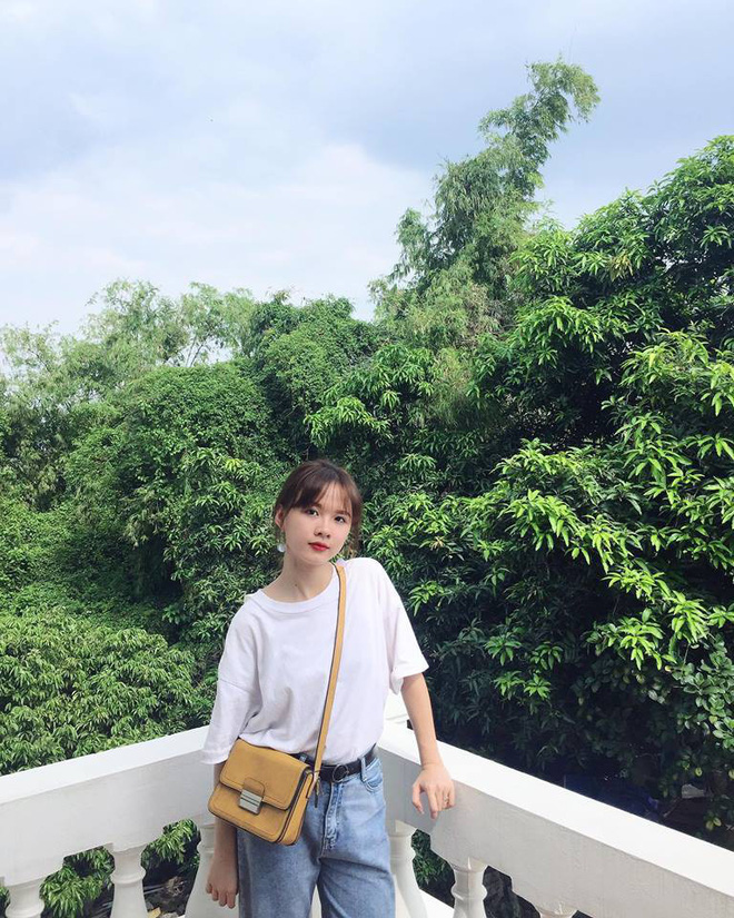 Danh tính cô bạn trong bức ảnh bóc phốt con gái lúc đi học và khi lên đồ trúng tim đen bao người Danh tính cô bạn trong bức ảnh bóc phốt con gái lúc đi học và khi lên đồ trúng tim đen bao người