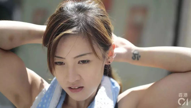 Cô gái Hongkong mình hạc xương mai 10 năm làm nghề bốc vác Cô gái Hongkong mình hạc xương mai 10 năm làm nghề bốc vác