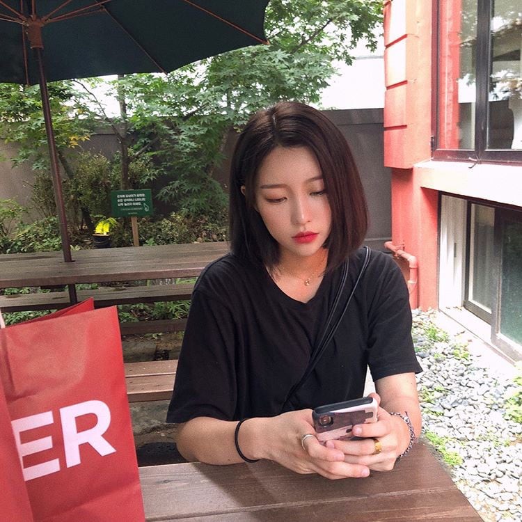 Cảnh giới tối cao của sự ế: Mỗi khi có trai lạ add friend, tui liền nghĩ đến chuyện đặt áo cưới ở đâu! Cảnh giới tối cao của sự ế: Mỗi khi có trai lạ add friend, tui liền nghĩ đến chuyện đặt áo cưới ở đâu!