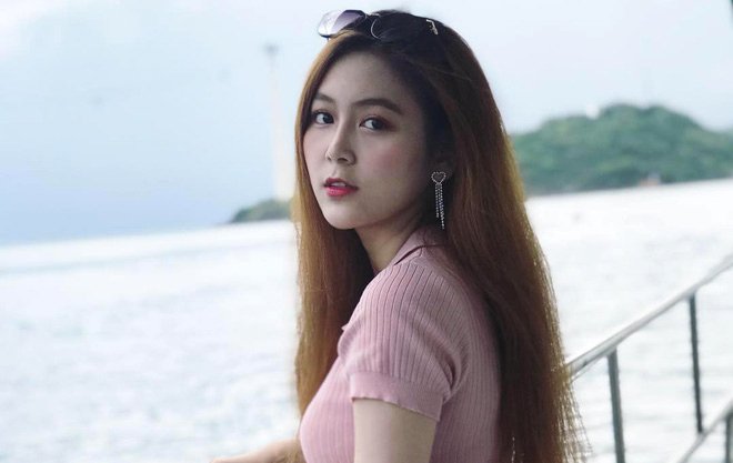 Nữ sinh sư phạm làm mẫu nội y: Chọn nghề giáo để được bình yên Nữ sinh sư phạm làm mẫu nội y: Chọn nghề giáo để được bình yên