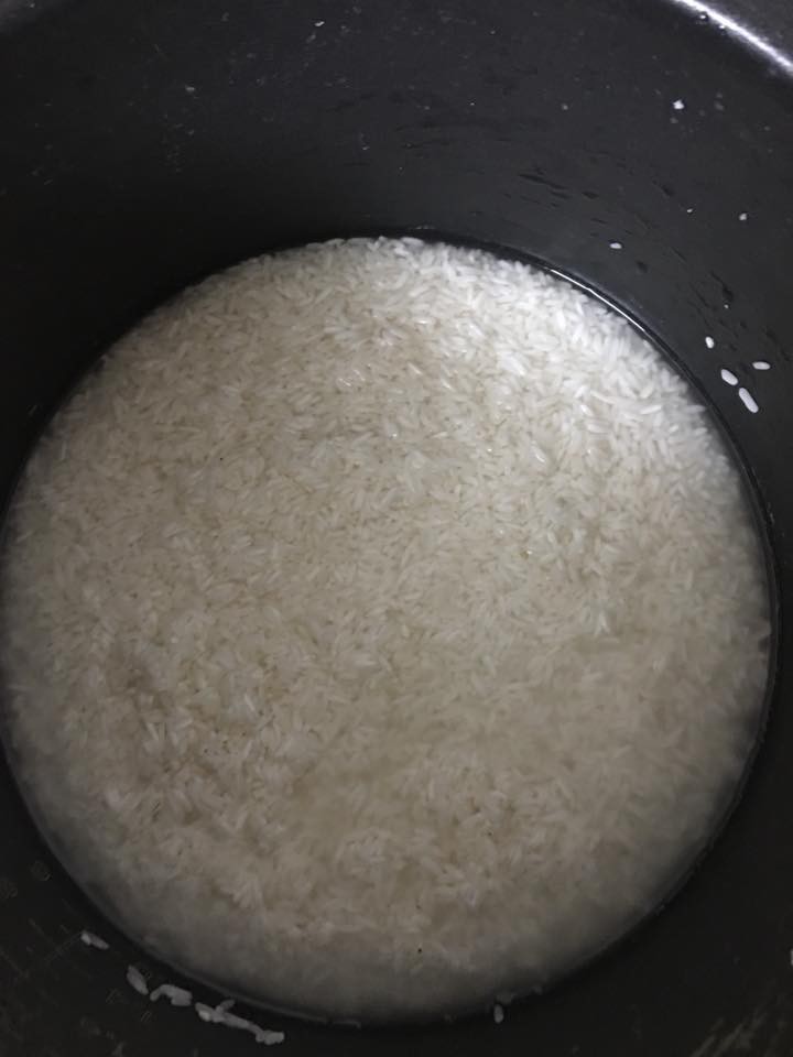 Bức ảnh tái hiện sự cố kinh điển nhất cuộc đời: Ai cũng từng ít nhất một lần cắm cơm quên không bật nút!