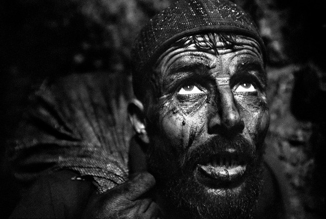 Mặt trái oan nghiệt của mỏ kim cương đen ở Mỹ: Những điều ám ảnh chưa từng kể