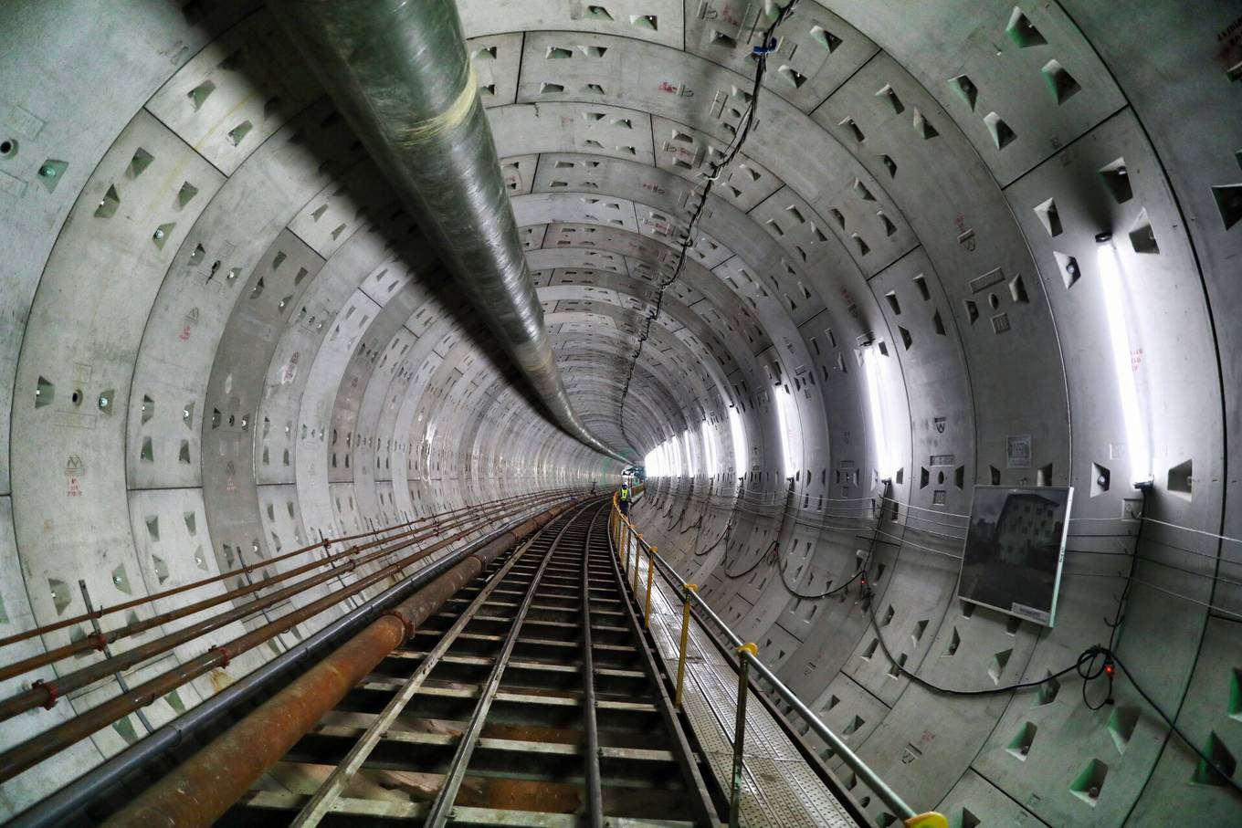 Tuyến metro Sài Gòn hiện như thế nào sau 6 năm thi công