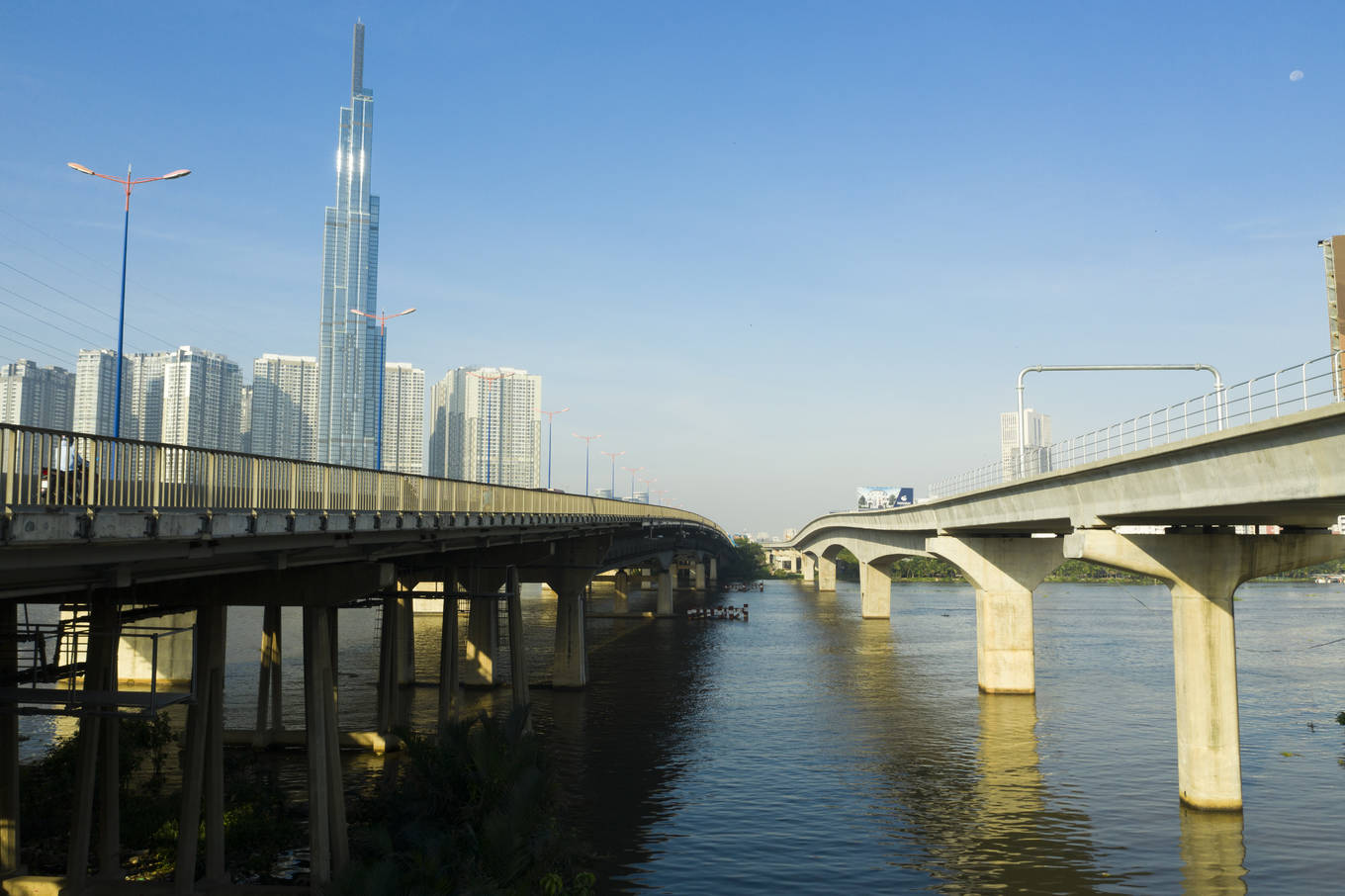 Tuyến metro Sài Gòn hiện như thế nào sau 6 năm thi công