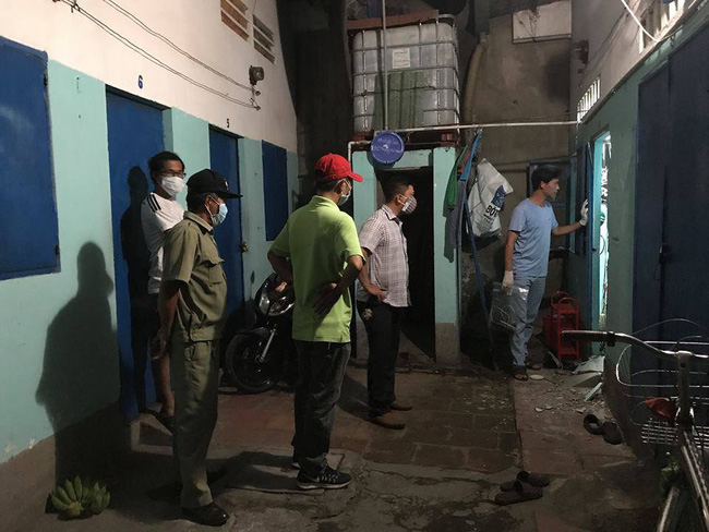 TP.HCM: Bàng hoàng phát hiện tài xế Grabbike chết cạnh vũng máu trong phòng trọ