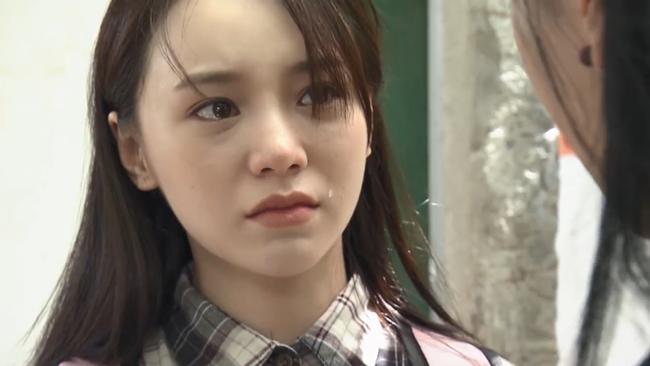 Sợ hãi với độ biến thái của bố dượng Quỳnh, ngủ với cave nhưng phải xem ảnh con gái để trợ hứng Sợ hãi với độ biến thái của bố dượng Quỳnh, ngủ với cave nhưng phải xem ảnh con gái để trợ hứng