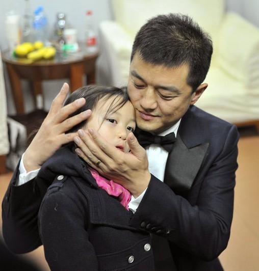 Không trả được nợ, Lý Á Bằng bị đóng băng tài sản, Vương Phi lạnh lùng lên tiếng: Không có tiền