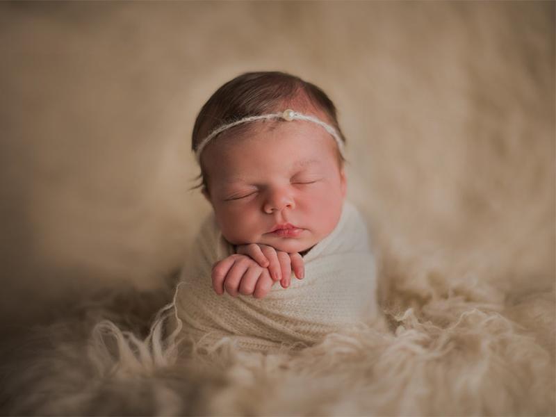 Sinh con đúng 5 tháng lộc vàng Kỷ Hợi 2019: Con dễ làm sếp, bố mẹ trúng số độc đắc