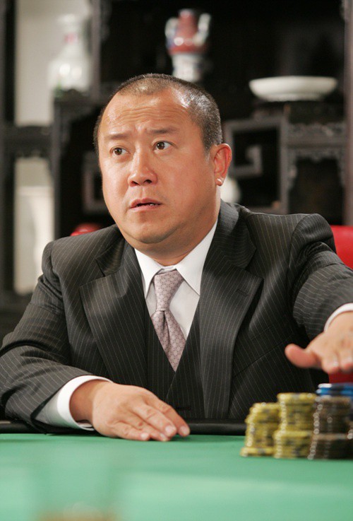 Tăng Chí Vỹ: Ông trùm điện ảnh Hong Kong hay tên yêu râu xanh được chống lưng bằng quyền lực xã hội đen?