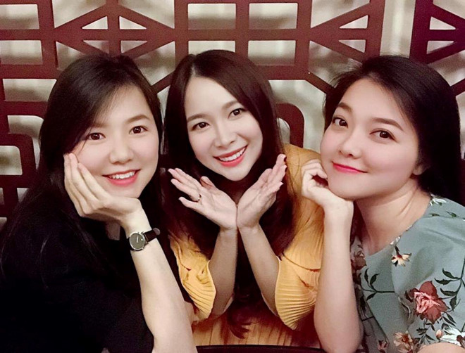 Duy Uyên về nước, hội ngộ nhóm Mắt Ngọc sau 10 năm