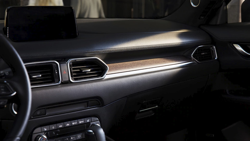 Mazda CX-5 Signature 2019 giá 37.000 USD, nội thất sang trọng