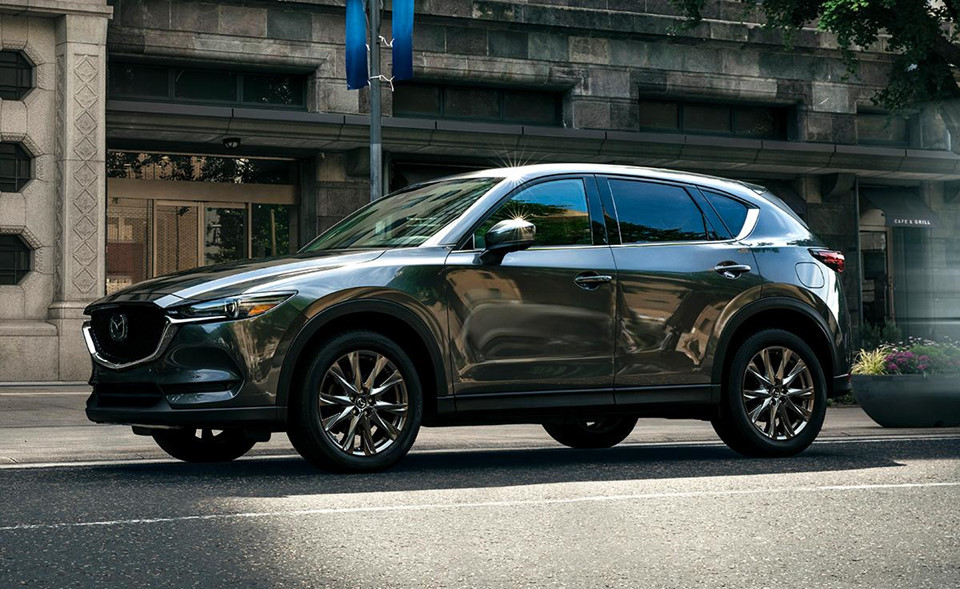 Mazda CX-5 Signature 2019 giá 37.000 USD, nội thất sang trọng