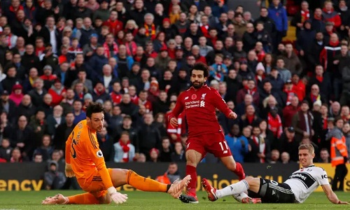 Salah lập công, Liverpool soán ngôi đầu của Man City