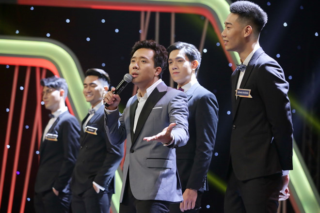 Ca sĩ vừa ăn vừa hát được bạn trai Tây cầu hôn ở game show